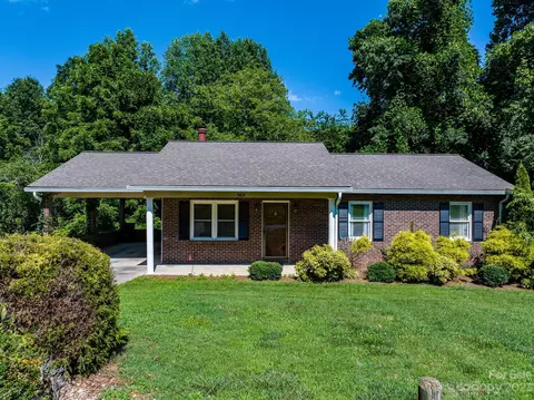 565 Circle Dr, Hudson, NC 28638 photo 3