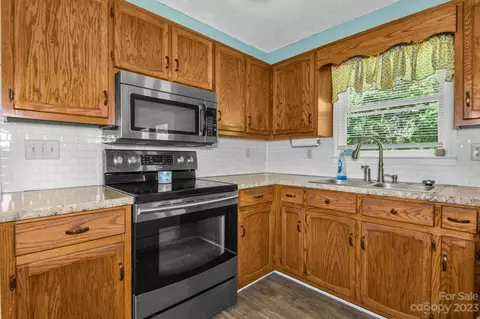 565 Circle Dr, Hudson, NC 28638 photo 14