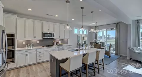 143 Winterberry St, Mooresville, NC 28117