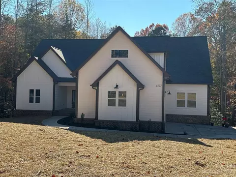 4597 Trails End Rd, Denver, NC 28037