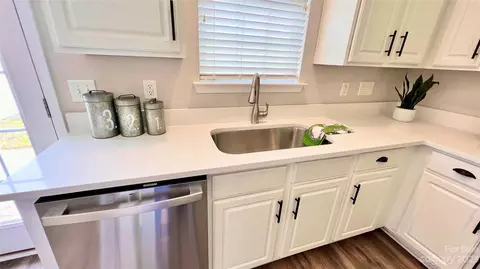 637 Brickdust Ct, Fort Mill, SC 29708 photo 5