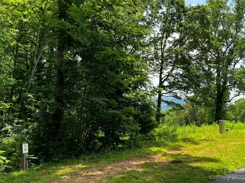 25 Trail Top 40 Dr #40, Asheville, NC 28805