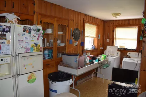 1164 Mudcut Loop, Marion, NC 28752 photo 9