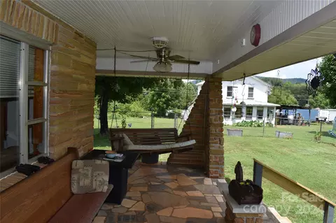 1164 Mudcut Loop, Marion, NC 28752 photo 4