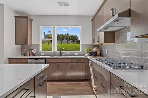 5461 Comiskey Aly, Kannapolis, NC 28081 photo 5