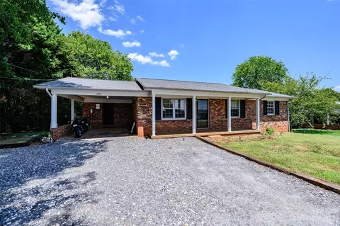 3876 Clay St, Claremont, NC 28610