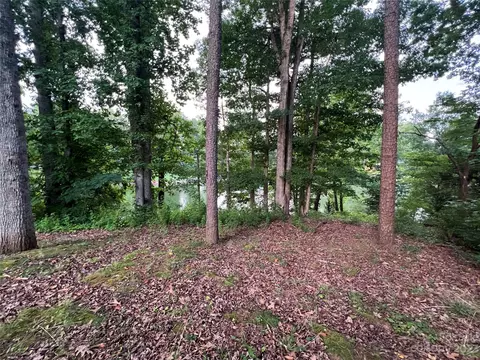 6989 Navajo Trl, Sherrills Ford, NC 28673