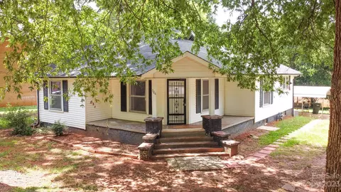 304 W 27th St, Newton, NC 28658