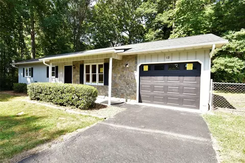 18 Stoney Nob Dr, Hendersonville, NC 28792
