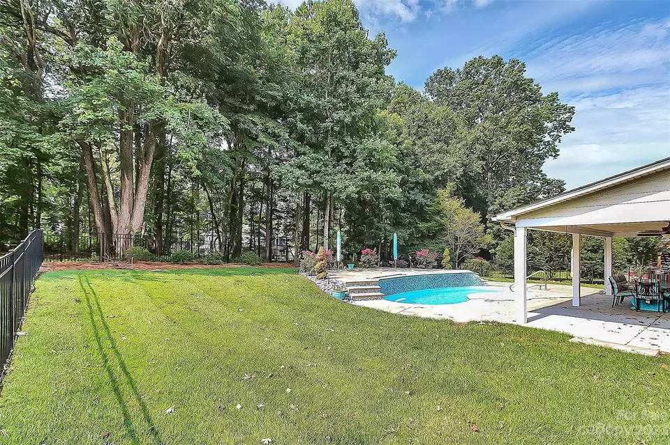  155 Northbridge Dr, Mooresville, NC 28115 photo 9