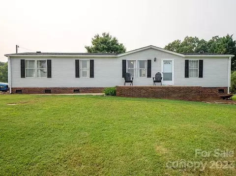 8331 Hillsview Rd, Oakboro, NC 28129