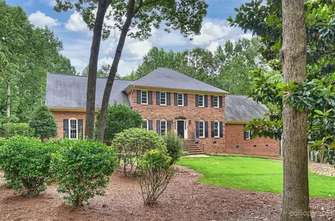 3033 Michelle Dr, Matthews, NC 28104