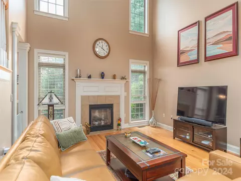 Living - 61 Ledgestone Dr, Fairview, NC 28730 photo 3 of 4