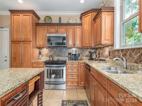 Kitchen - 61 Ledgestone Dr, Fairview, NC 28730 photo 3 of 4