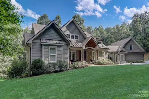 111 Hosta Ln, Hendersonville, NC 28739