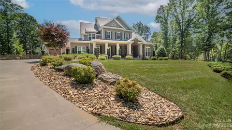 2569 Brittany Dr, Lenoir, NC 28645