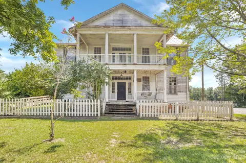 100 Zion St, Winnsboro, SC 29180