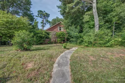 1203 New Hope Rd, Gastonia, NC 28054