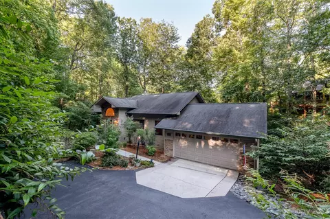 820 Tsisqua Cir, Brevard, NC 28712