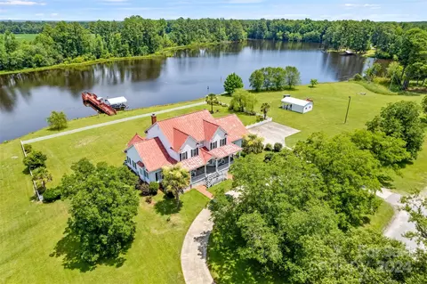 27 Clyde Laney Ln, Cheraw, SC 29520