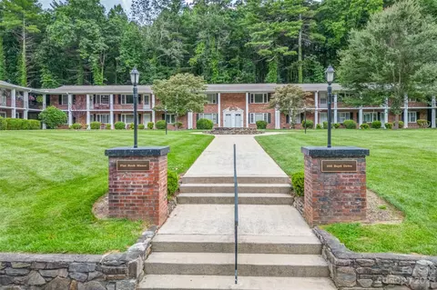 102 Boyd Dr #2B, Flat Rock, NC 28731