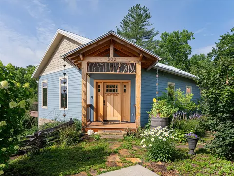 302 Lakewood Dr, Asheville, NC 28803