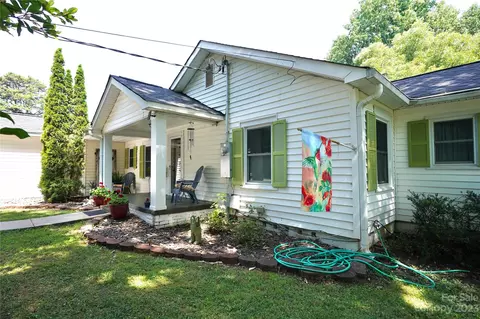 4203 Hickory Grove Rd, Mount Holly, NC 28120