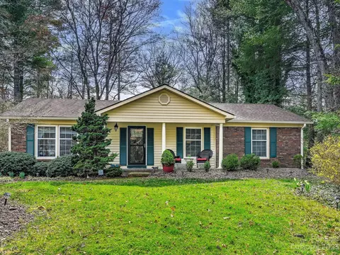 164 Castlerock Dr, Asheville, NC 28806