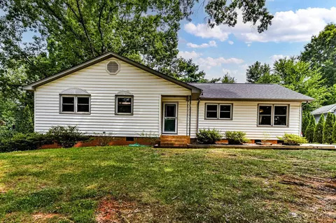1048 Mclaughlin Dr, Charlotte, NC 28212