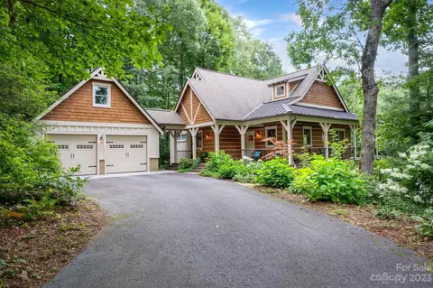 359 Thunder Mountain Rd, Hendersonville, NC 28792