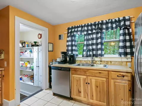 11 Hale Rd, Clyde, NC 28721 photo 13