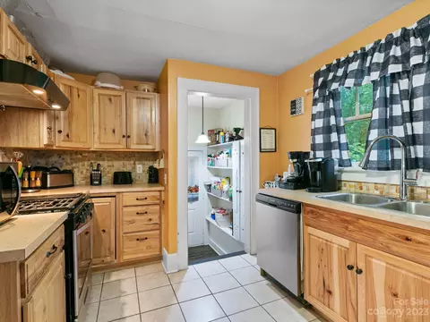 11 Hale Rd, Clyde, NC 28721 photo 12