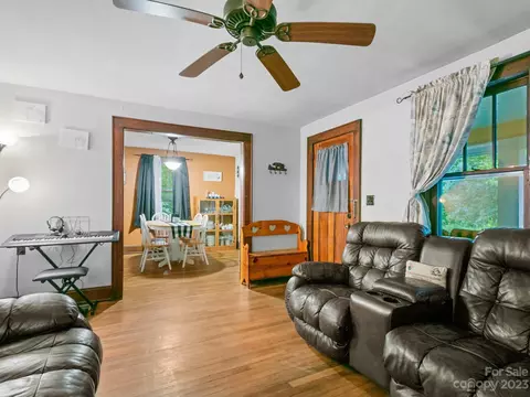 11 Hale Rd, Clyde, NC 28721 photo 9