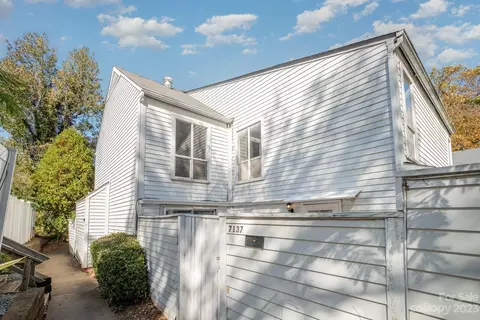 7137 Stonington Ln, Charlotte, NC 28227