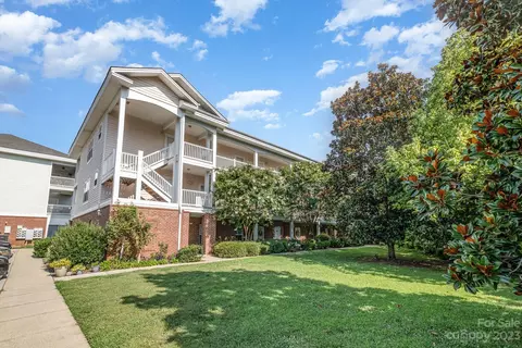 9325 Meadow Vista Rd, Charlotte, NC 28213