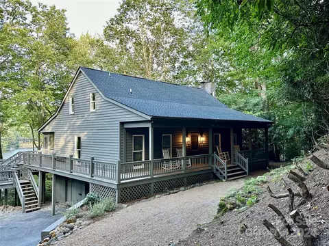 95 Cardinal Trce, Lake Toxaway, NC 28747