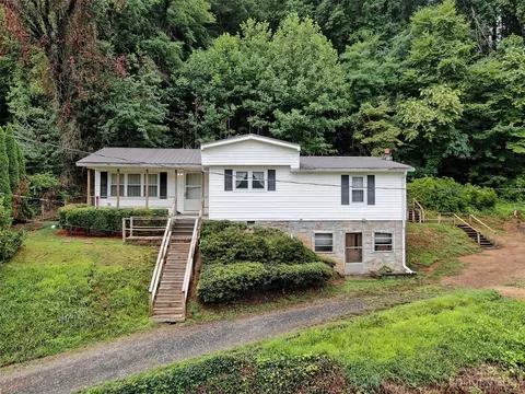 9 Alzena Rd, Sylva, NC 28779