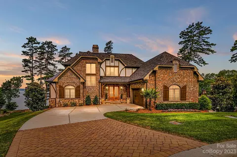 6052 Headlands Ct, Belmont, NC 28012