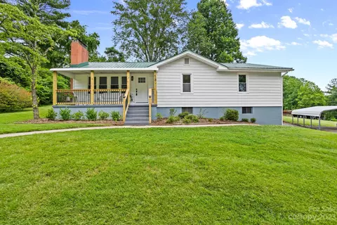 13 Hemlock Rd, Mills River, NC 28759