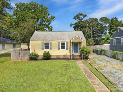 1414 Winston Dr, Charlotte, NC 28205