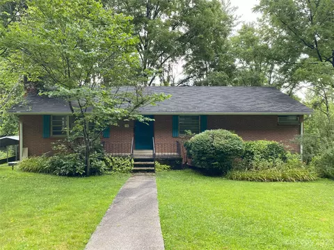 138 Woodland Ter, Brevard, NC 28712