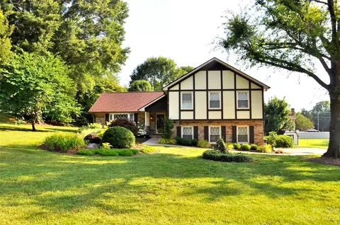 5820 Gettysburg Nw Dr, Concord, NC 28027