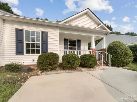 1327 Pampas Cir, Rock Hill, SC 29732