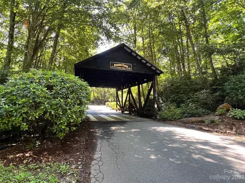 Turn-a-bout Court, Waynesville, NC 28785