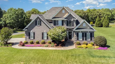 3021 Beaver Dam Dr, Monroe, NC 28110 photo 2