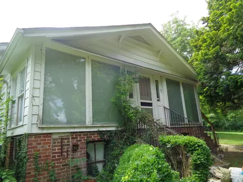 1607 Saunders Ln, Albemarle, NC 28001