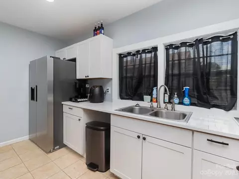 615 E St, Newton, NC 28658 photo 8