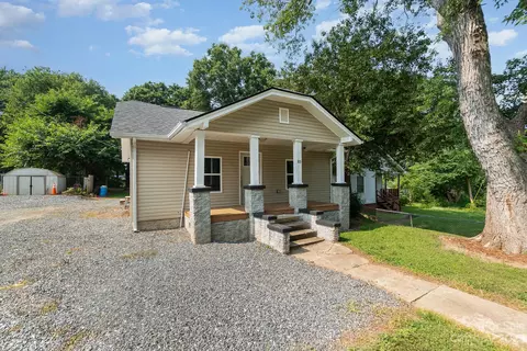 615 E St, Newton, NC 28658 photo 2