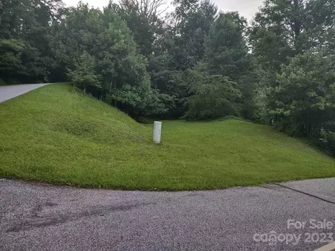 70 Wedge Loop 62 Ct #62, Mills River, NC 28759