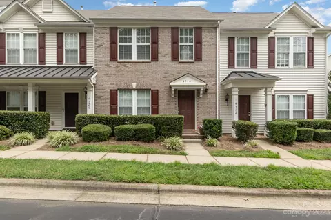 4516 Forestridge Commons Dr, Charlotte, NC 28269
